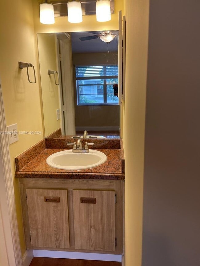 Building Photo - 81 SW 3rd St