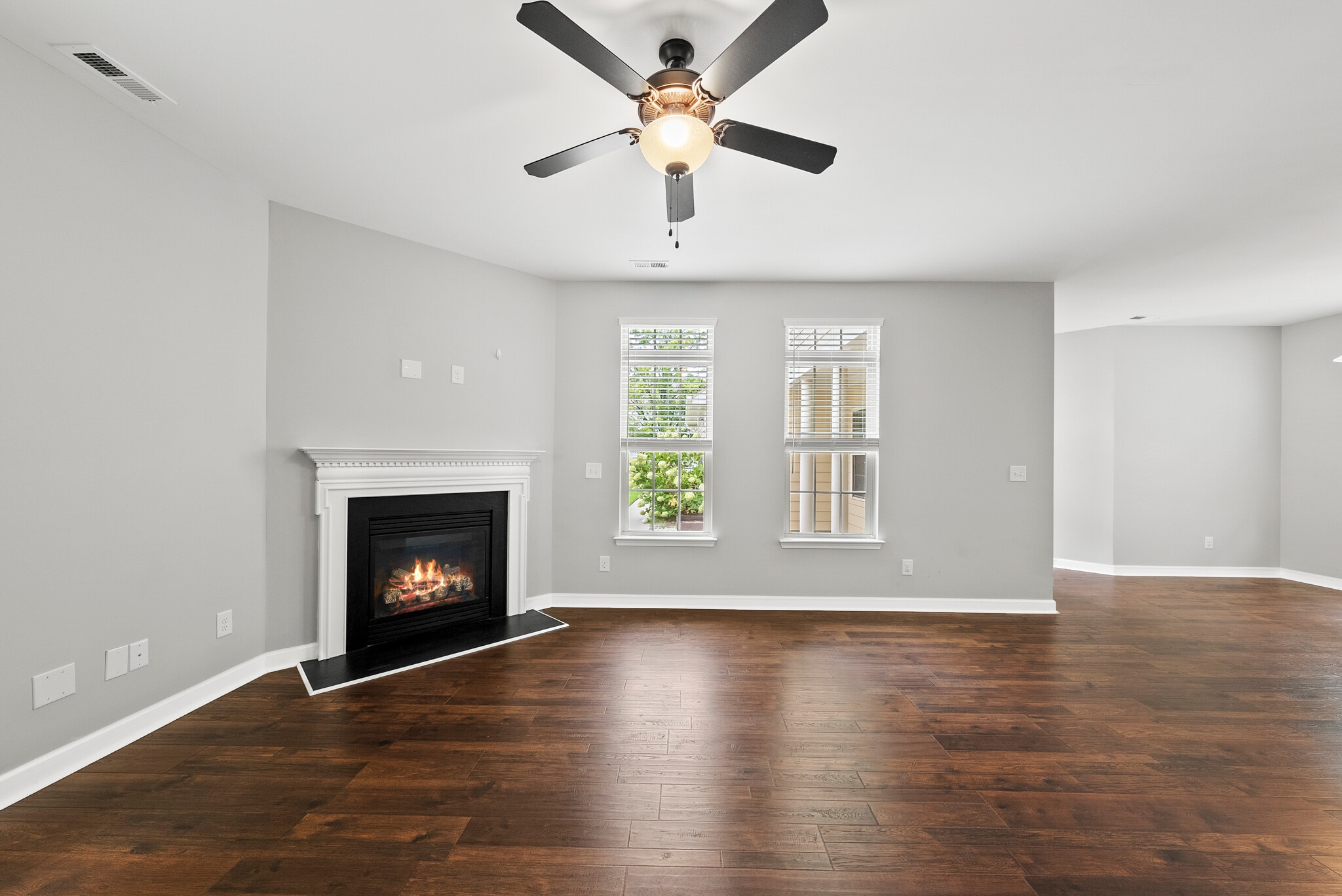 Building Photo - 1004 Crinoline Ln