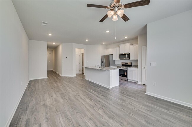Building Photo - 811 Grovebury Ct