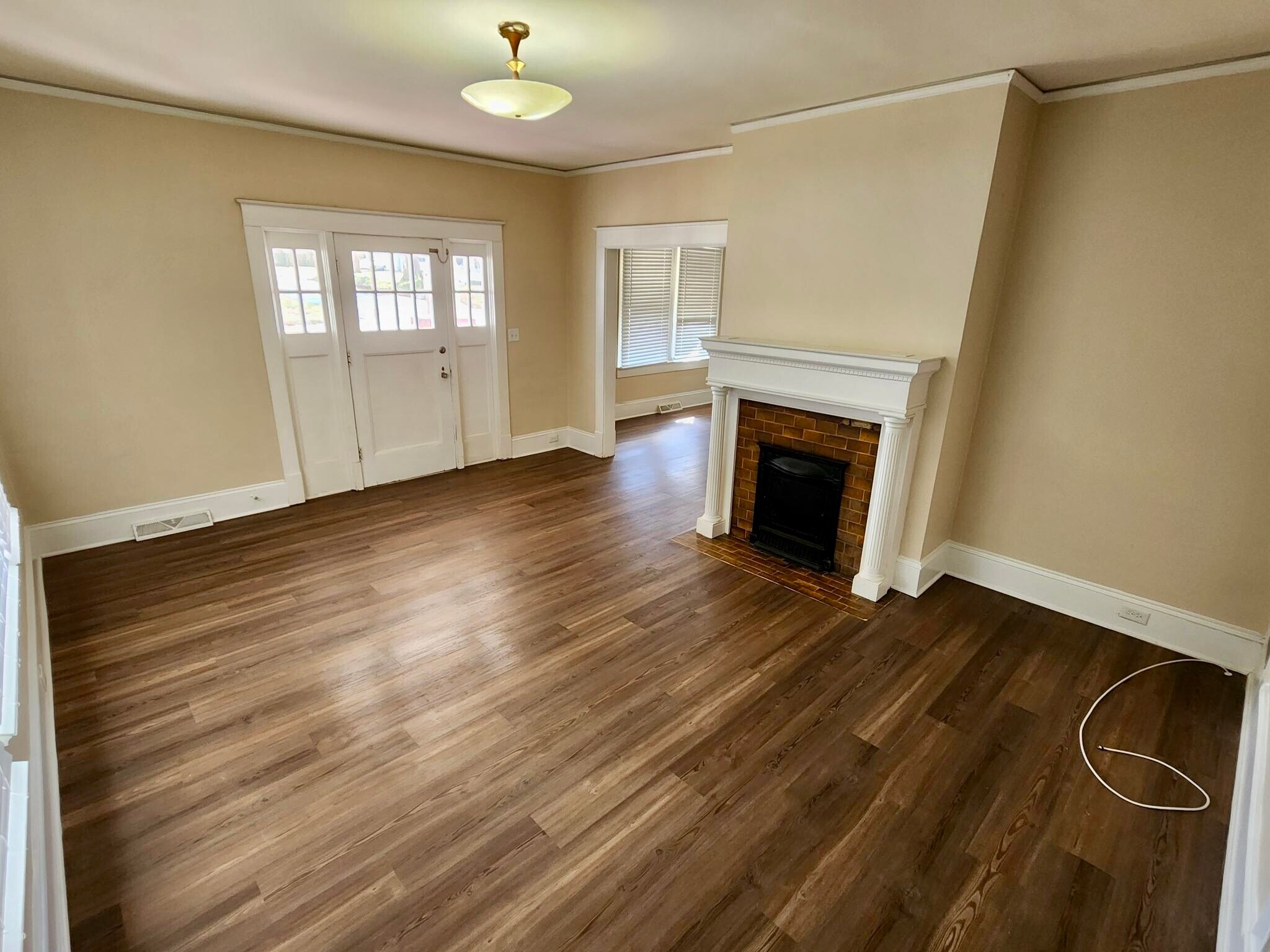 Living Room - 1628 S Main St