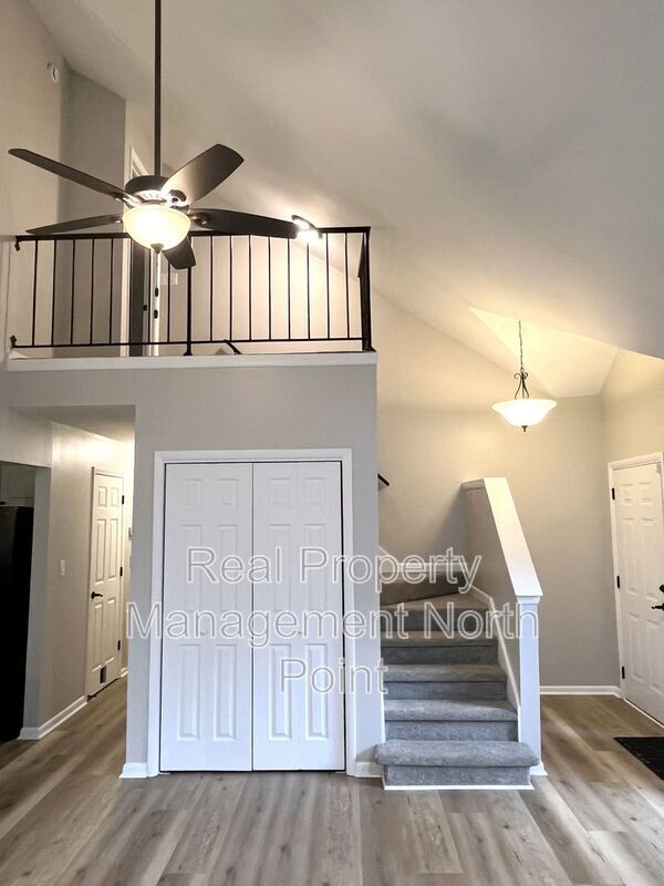 Building Photo - 3030 Steeplechase Dr