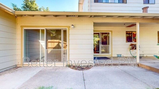 Building Photo - 2530 Brookhaven Dr