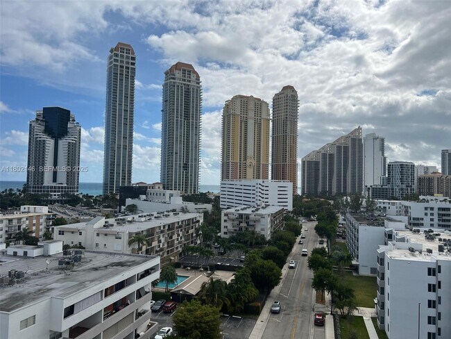 Building Photo - 18000 N Bay Rd