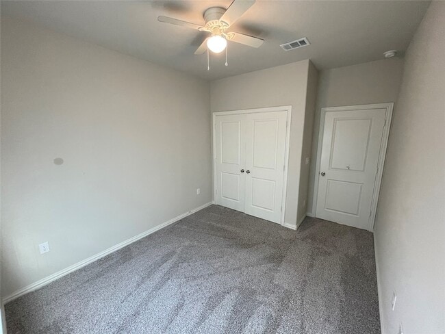 Building Photo - 2919 Peony Dr