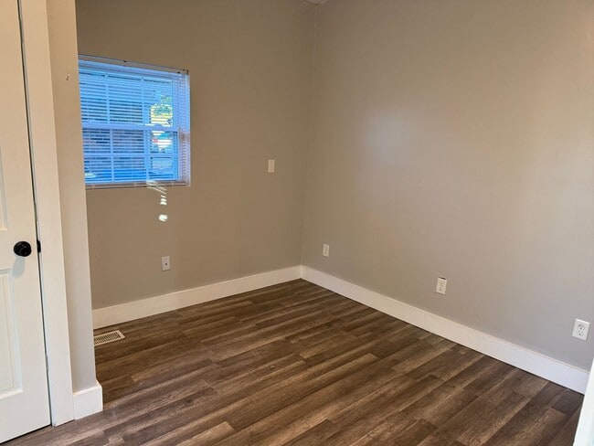 Building Photo - House for Rent