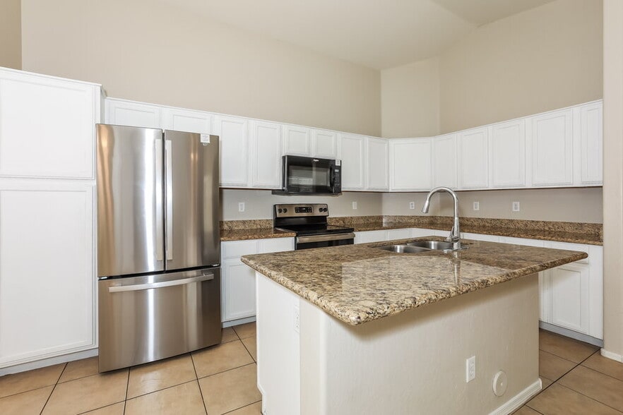 Building Photo - 6418 W Preston Ln