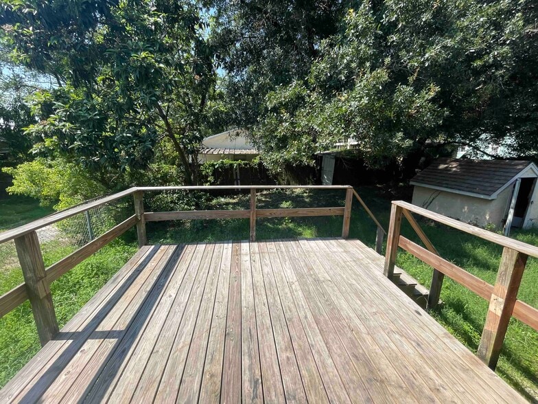 Building Photo - 601 Whitehurst St