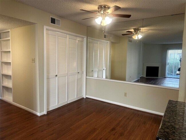 Building Photo - 2120 El Paseo St
