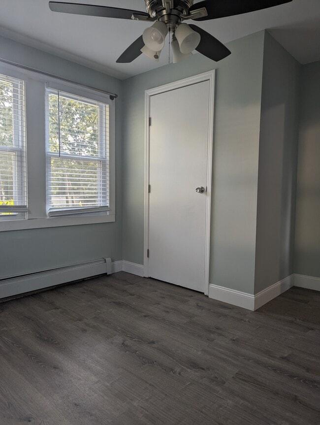 Building Photo - 15 Plandome Pl