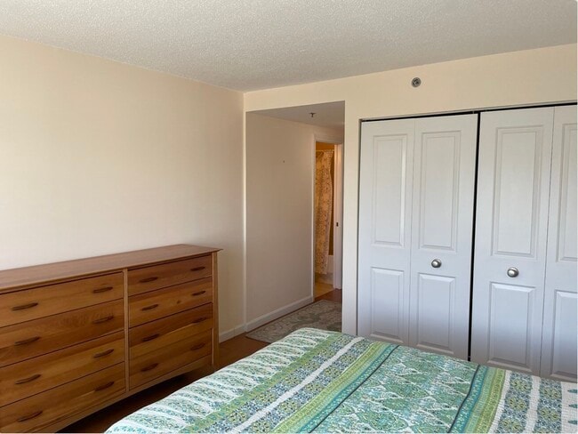 Building Photo - 8-12 Museum Way