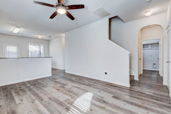 Building Photo - 5011 Blue Jacaranda Wy