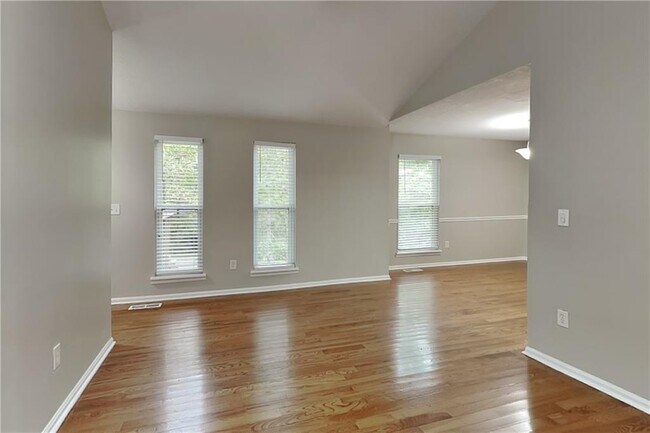Building Photo - 6627 Windwood Cir