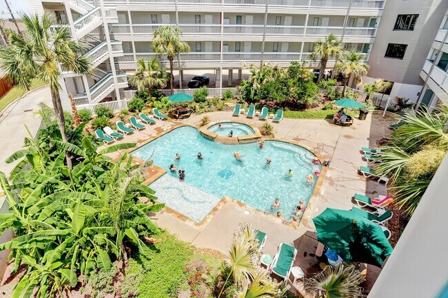 Building Photo - 6102 Seawall Blvd