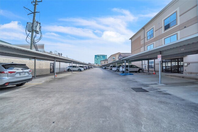 Building Photo - 6633 W Sam Houston Pkwy S