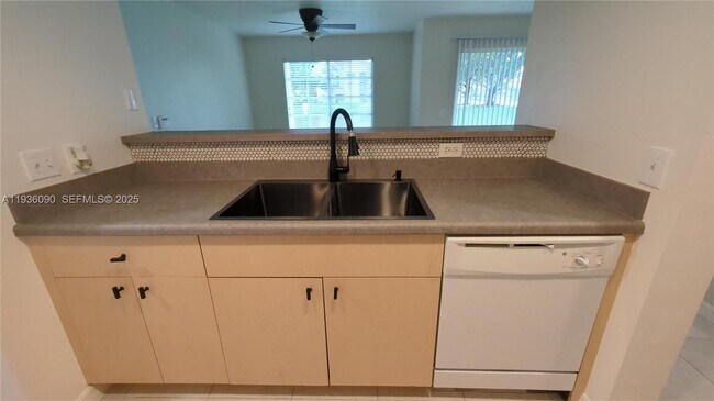 Building Photo - 4220 San Marino Blvd