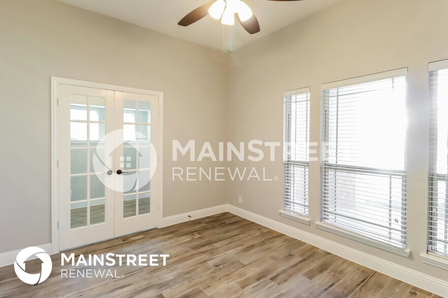 Building Photo - 9013 Conroe Dr
