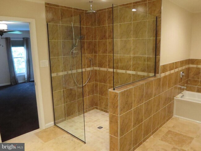 Building Photo - 12729 Falcon Dr