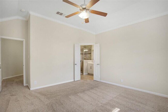 Building Photo - 13400 Briarwick Dr