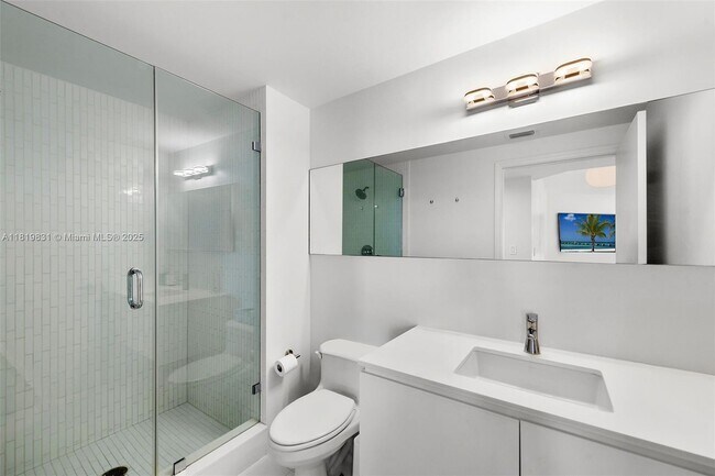 Building Photo - 4779 Collins Ave