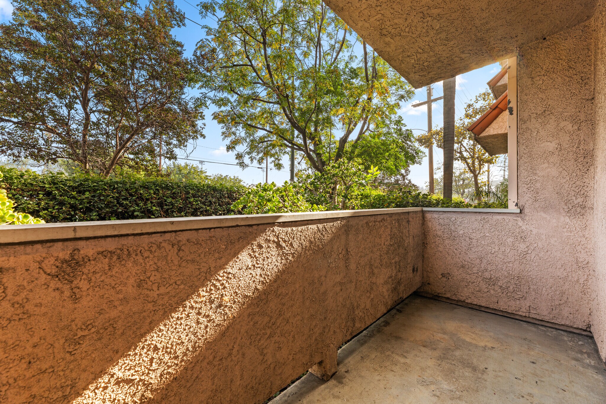 Building Photo - 10943 Laurel Canyon Blvd