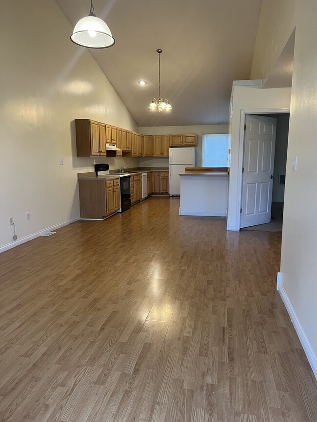 Kitchen - 126B Prather Road