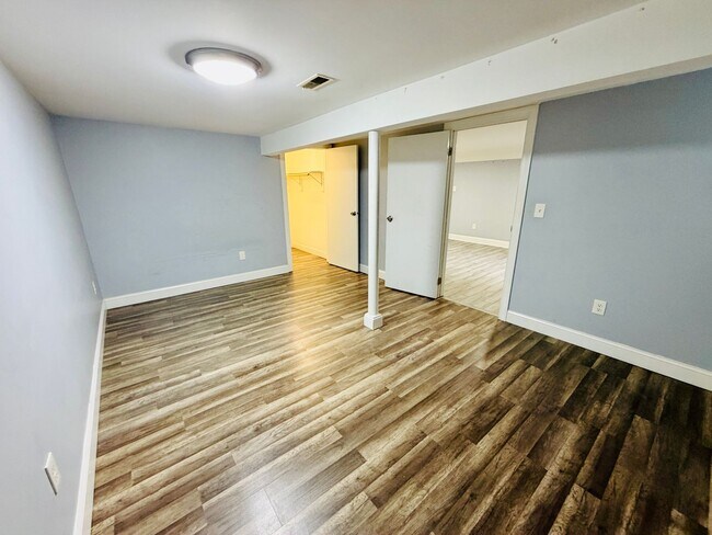 Building Photo - 501 Spring Rd