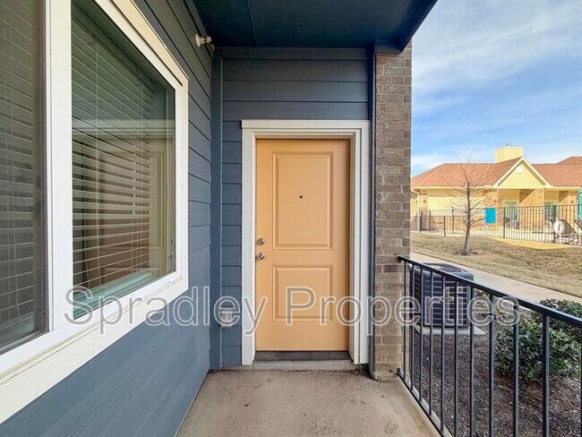 Building Photo - 1124 W Ave O