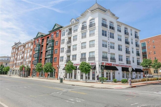 Building Photo - 850 E Main St