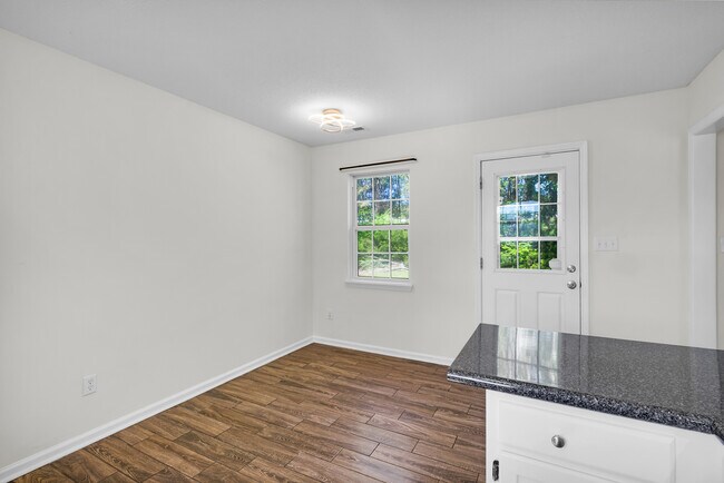 Building Photo - 334 Palamino Trail