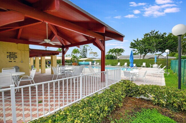 Building Photo - 2401 Del-Aire Blvd