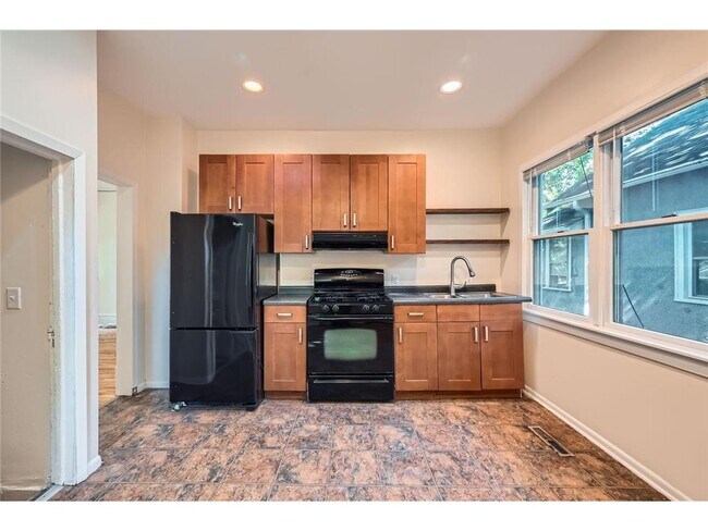 Building Photo - 3014 N Humboldt Ave