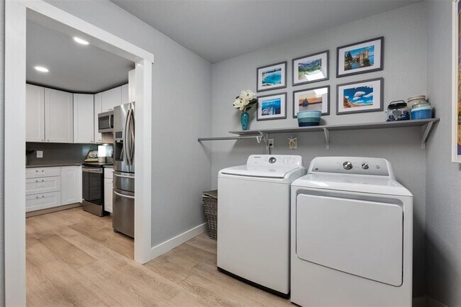 Building Photo - 117 Shady Oak Dr