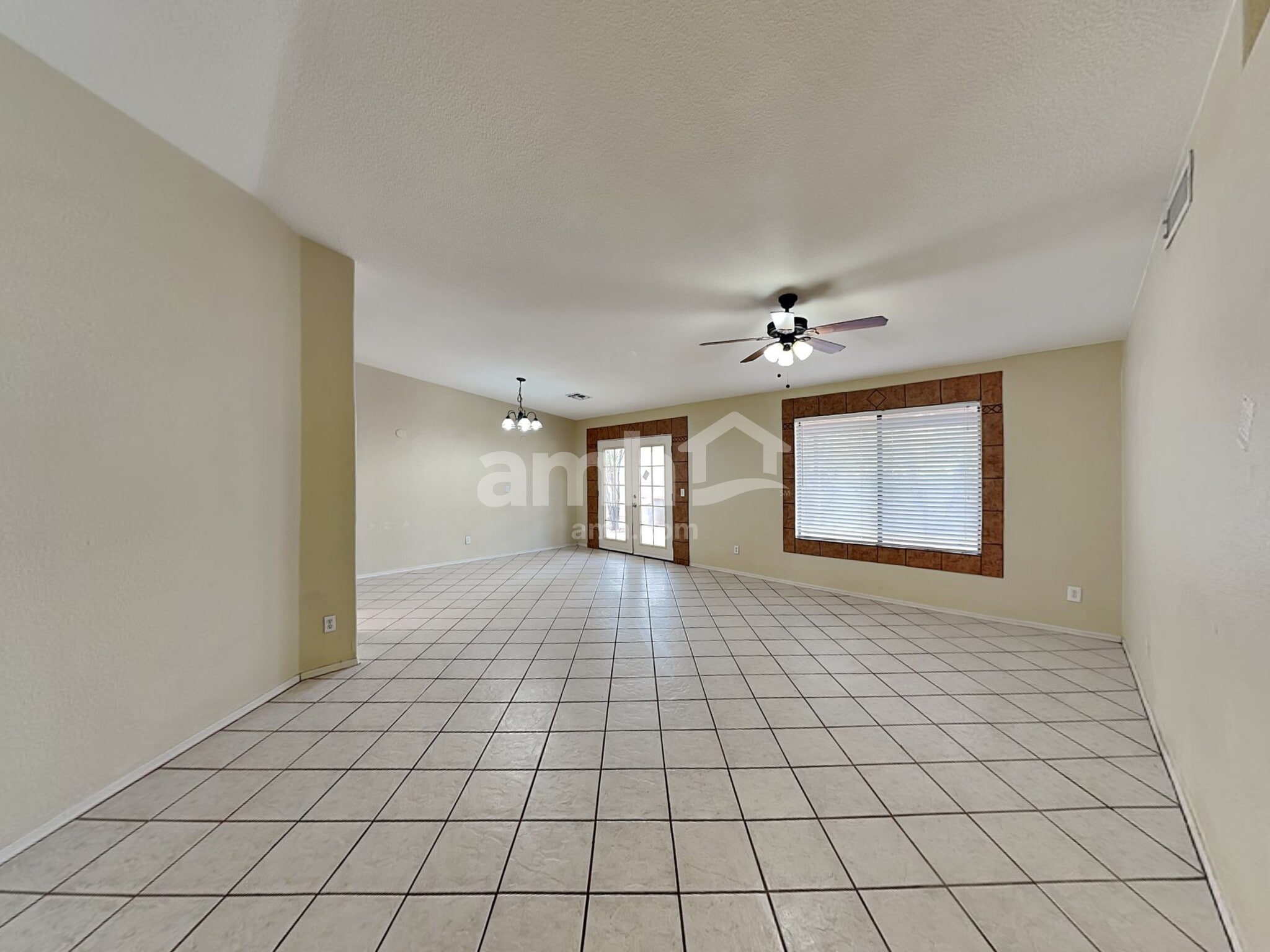 Building Photo - 1566 W Breakwell St