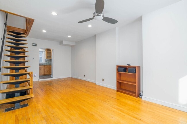 Building Photo - 802 LeCount St