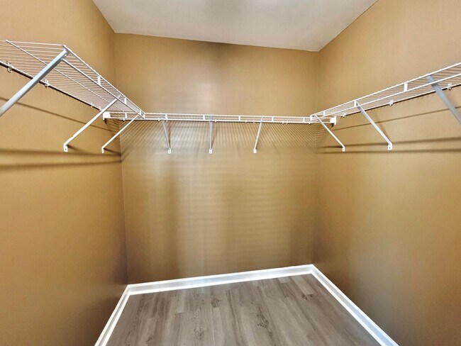 Building Photo - Updated 3BR Townhome | Community Pool, Gym, Pickleball, & Tennis Courts | Easy RTP Access