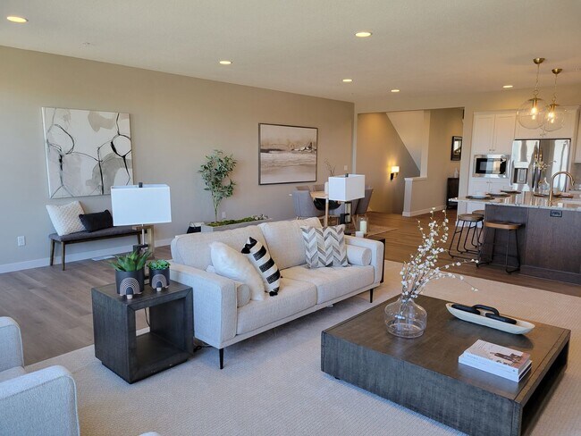 Building Photo - Executive Luxury Rentals