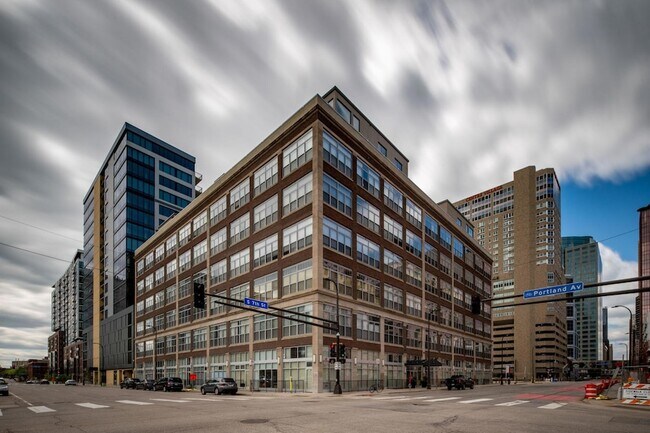 Building Photo - 521 S 7th St