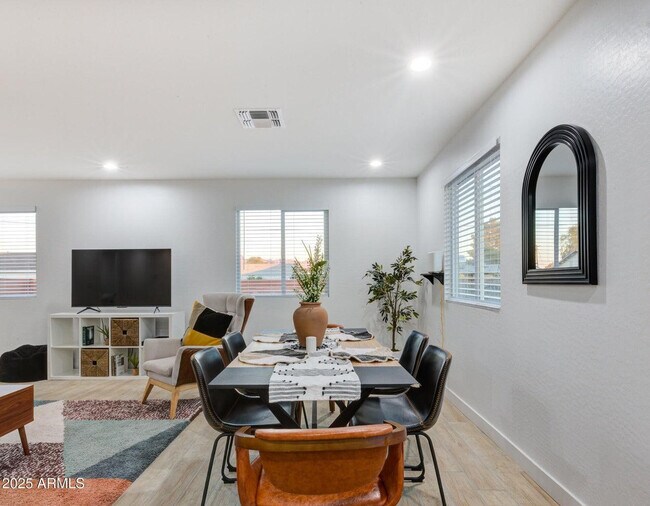 Building Photo - 341 S Mountain Rd