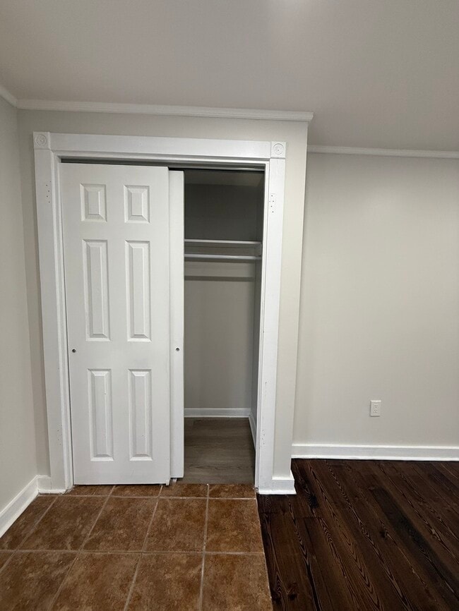 Building Photo - 92 Fairview Ave