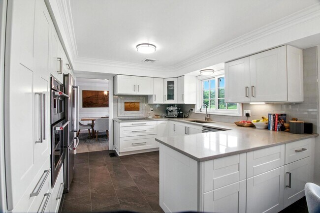Building Photo - 5840 Sutters Ln