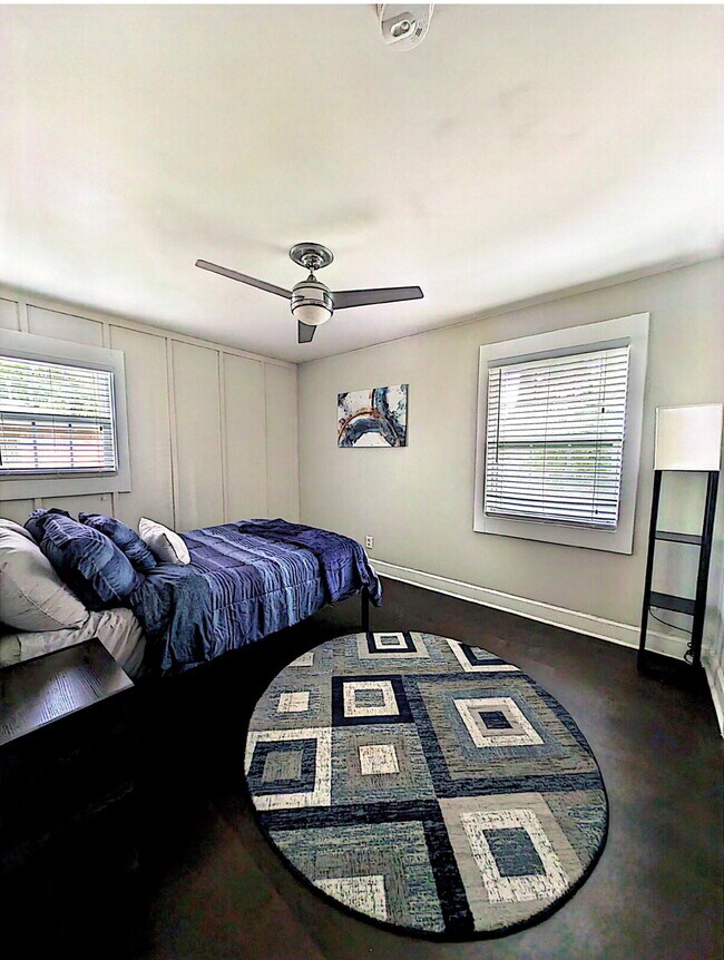 Building Photo - Stylish & Convenient Atlanta Room: All-Inclusive Living!