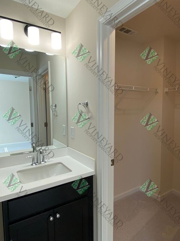 Building Photo - 4530 Seacliff Ct