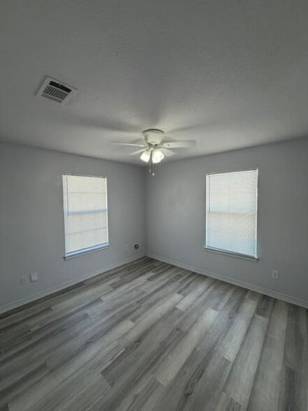 Building Photo - 15149 Deer Creek Dr