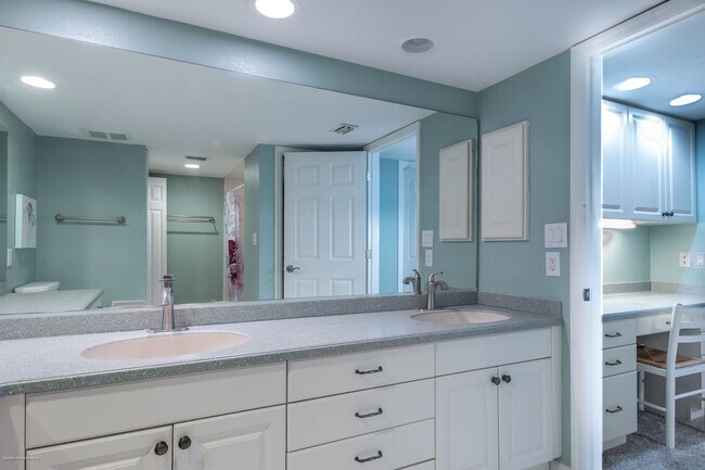 Building Photo - CLOSE DOWNTOWN PUNTA GORDA. GROUND FLOOR U...