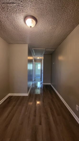 Building Photo - 3070 Ragsdale Dr