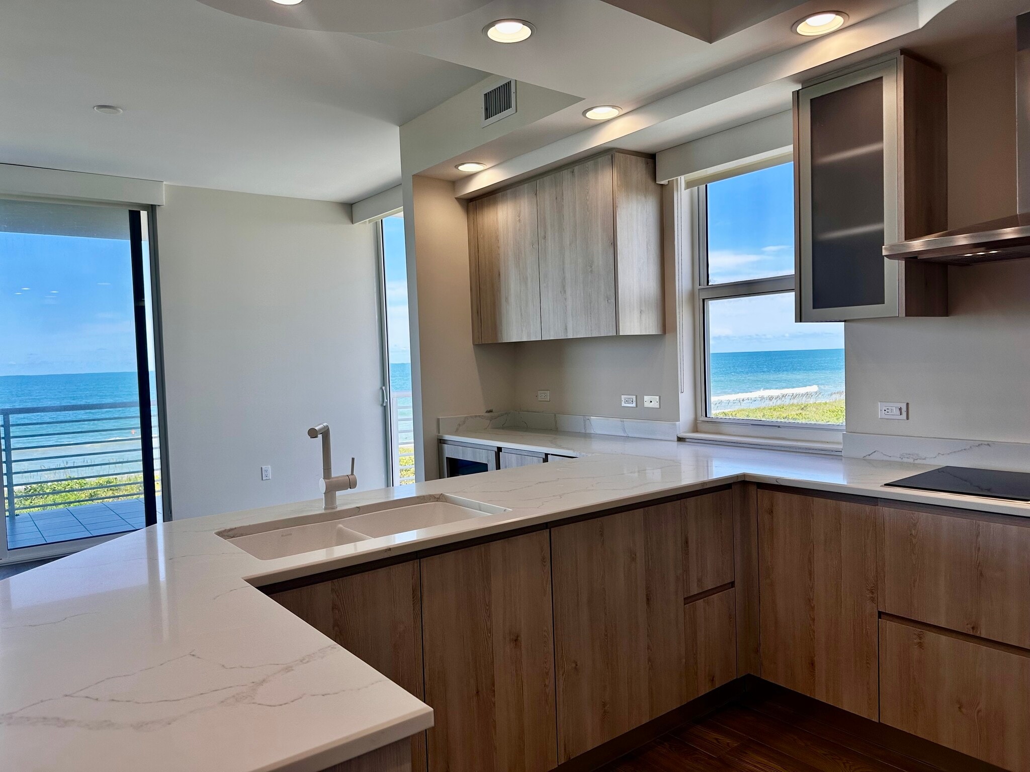 Building Photo - 4810 N Highway A1A