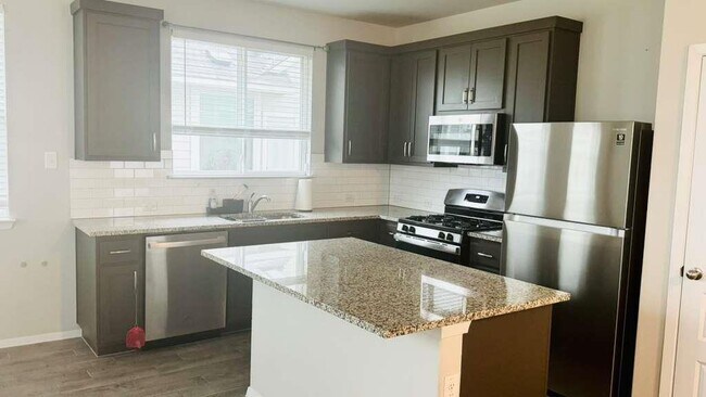 Building Photo - 1305 Goforth Rd