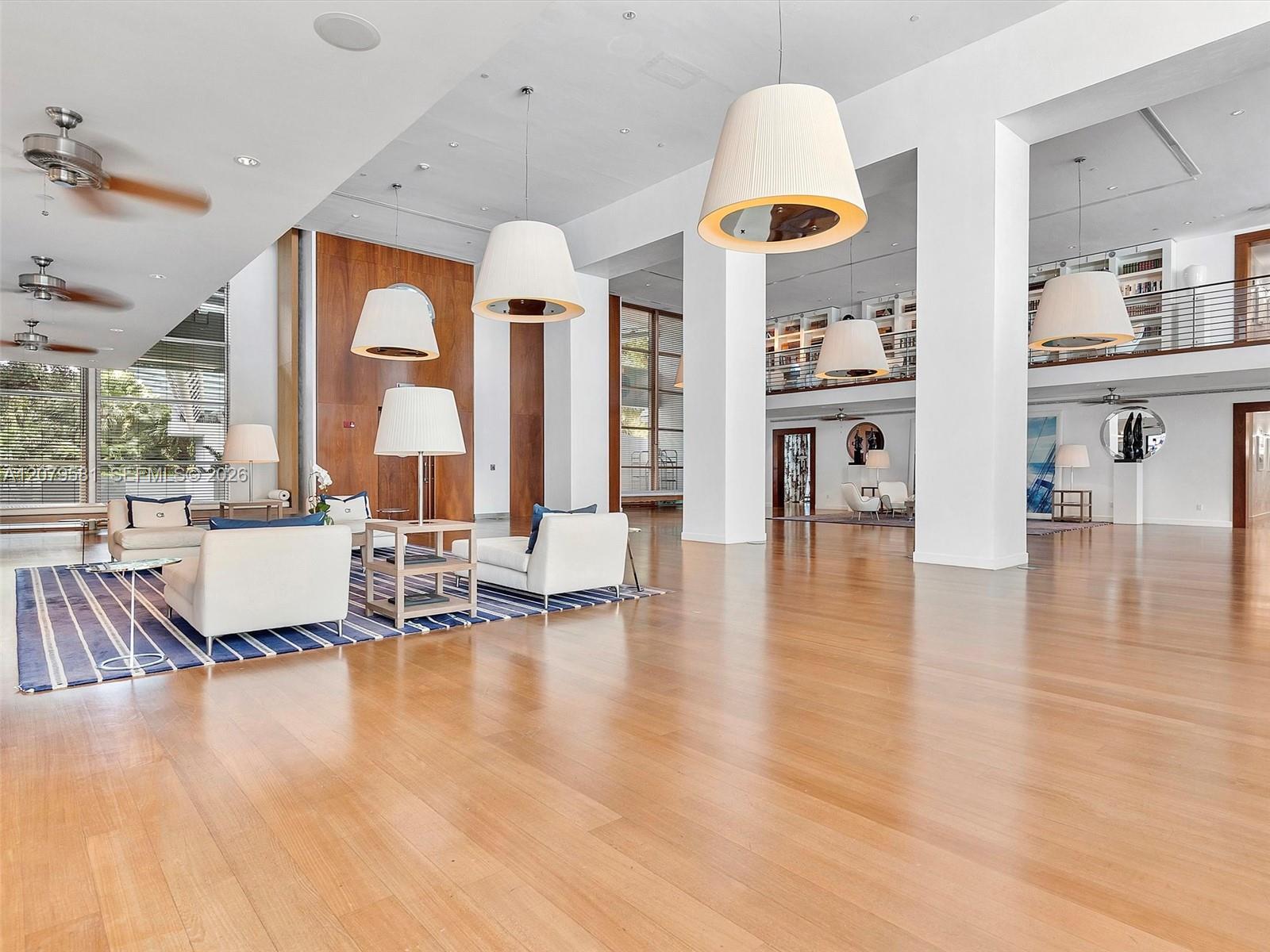 Building Photo - 2627 S Bayshore Dr