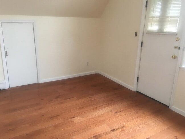 Building Photo - 74 W 7th St