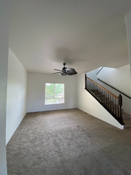 Building Photo - 533 Manawai St